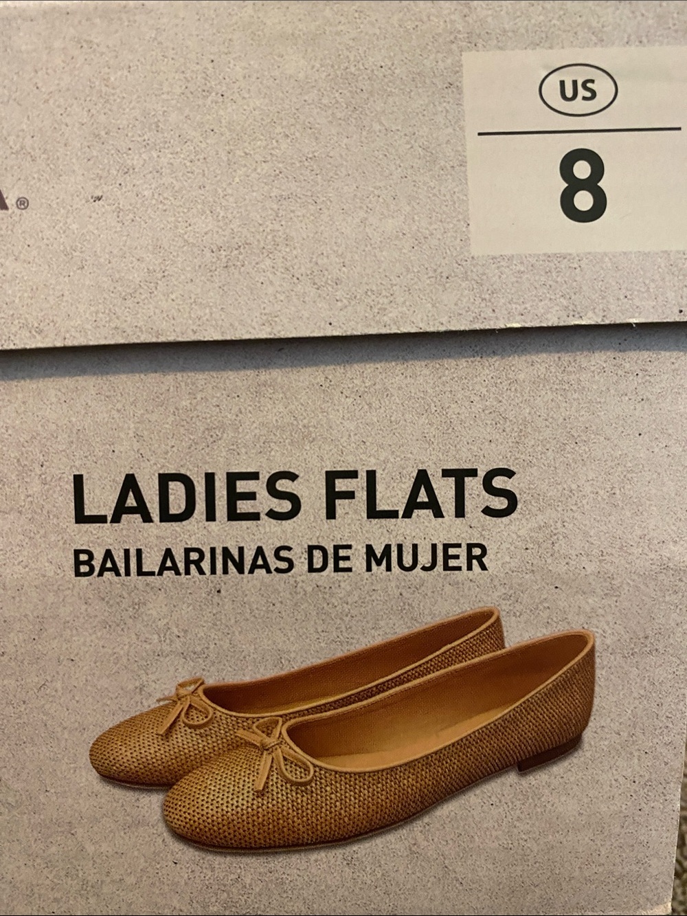 Flat shoes